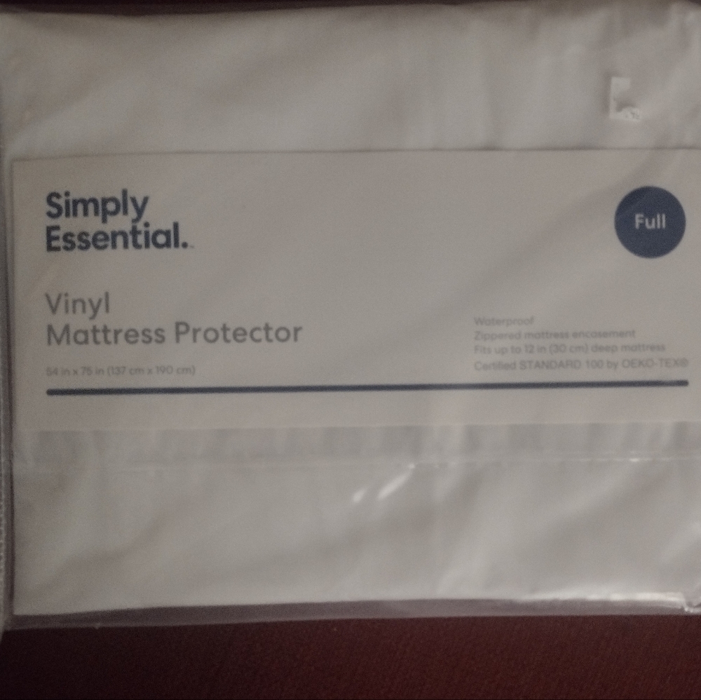 Nwt mattress protector